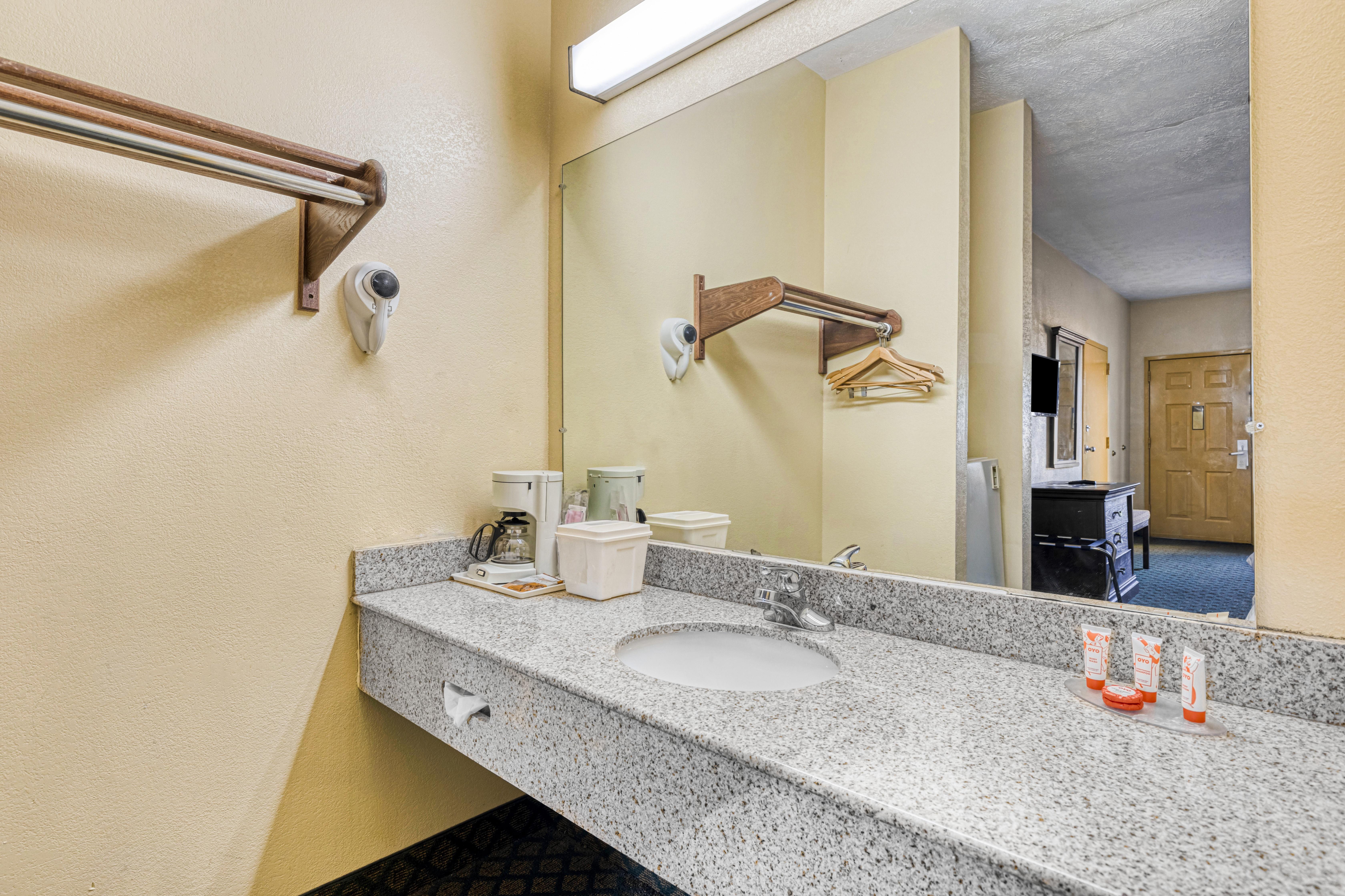 Oyo Hotel Grenada West Luaran gambar